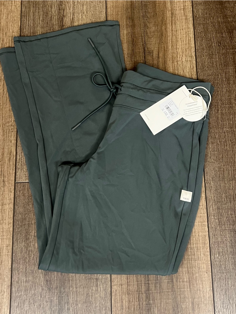 Vuori Daily form ankle pants